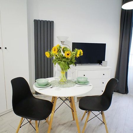 Modern Apartment In The City Center Katowice Esterno foto